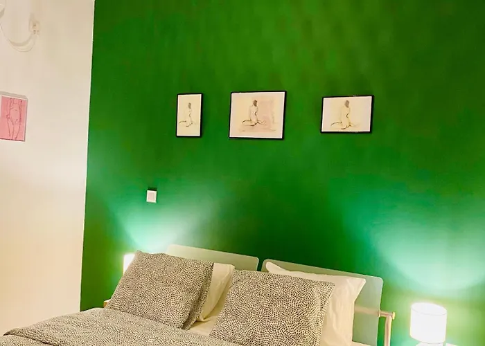Antinoros Inn, Stylish Apartment,3\' To Metro