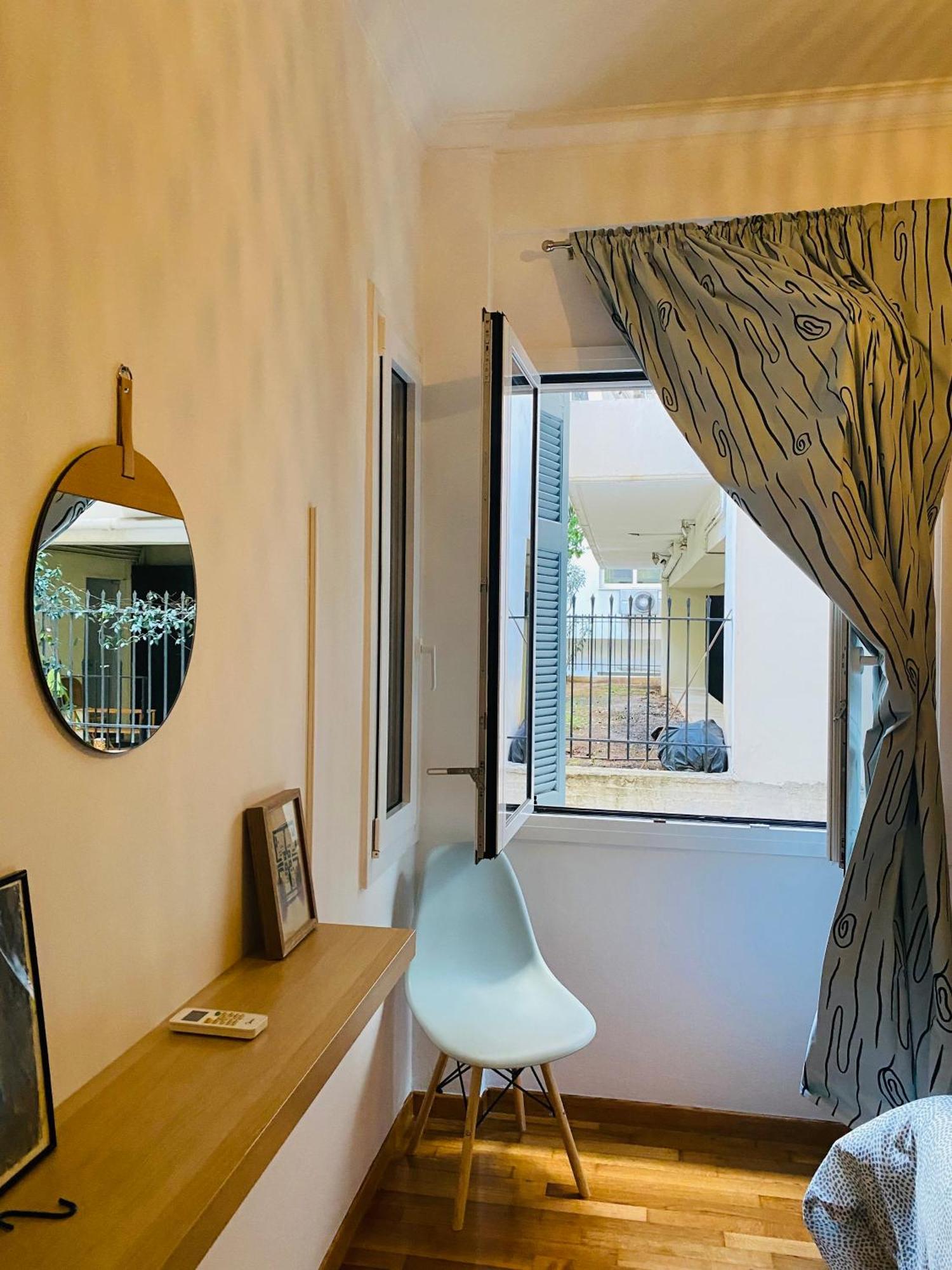 Antinoros Inn, Stylish Apartment,3' To Metro Appartamento