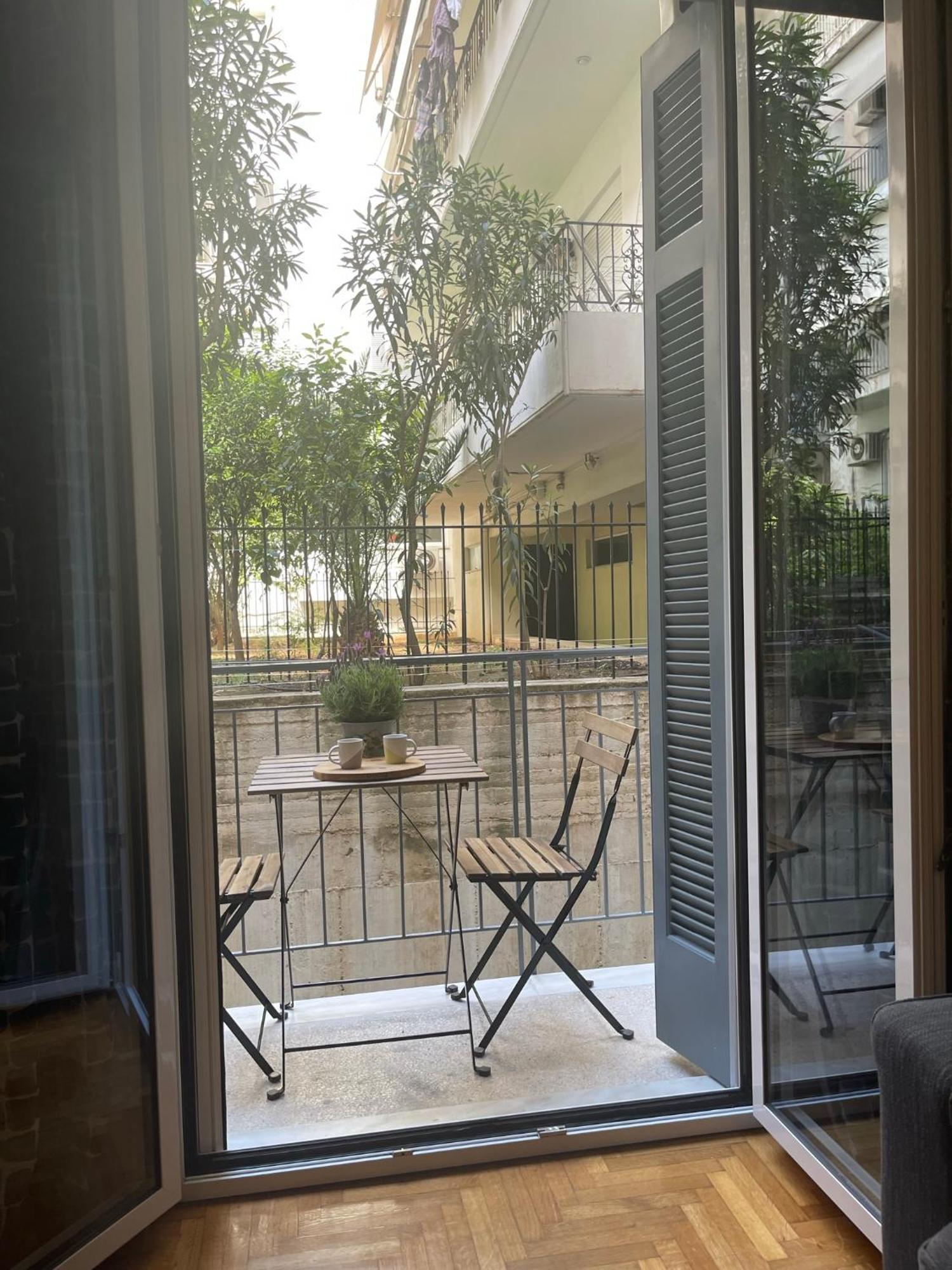 Antinoros Inn, Stylish Apartment,3' To Metro Appartamento *